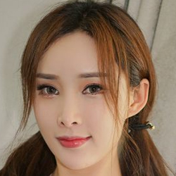 Carol周妍希