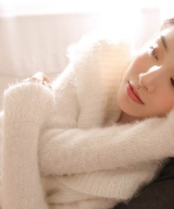 大胆美女尤物小露香肩撩人写真