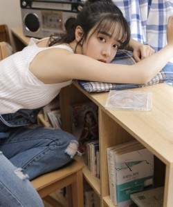 诱人背带裤美女尤物性感私房写真