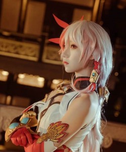 崩坏三英气逼人符华炽翎cosplay图片